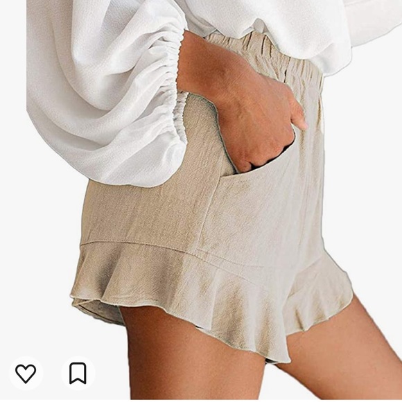 Lightweight, ruffled shorts - Picture 2 of 7